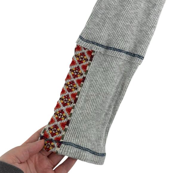 Sundance Grey Multi Floral Embroidered Long Sleeve Thermal Top Womens Medium - Picture 3 of 6